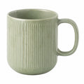 Tazza in ceramica 350 ml verde salvia con rilievi verticali e manico